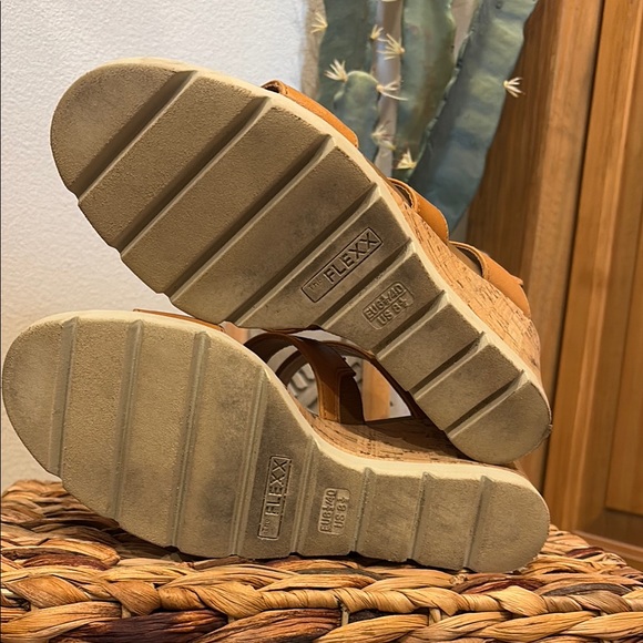 THE FLEXX Tan Leather Wedge Sandals with Cork Heel - Picture 2 of 5